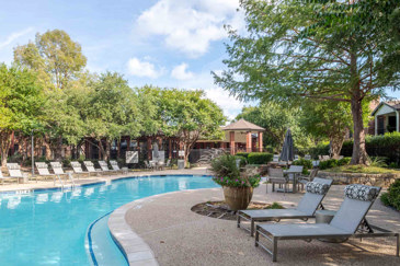 Two tiered pool