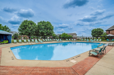 Riverford Crossing - Pool