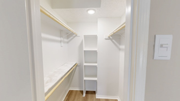 Vue at Knoll Trail - Closet