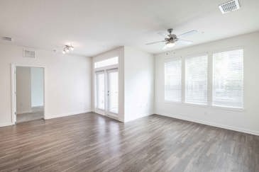 Millenia 700 - Living Room