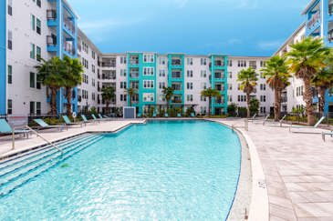 Millenia 700 - Pool