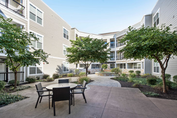 Reveal on Cumberland - Exterior