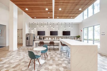 Millenia 700 - Clubhouse