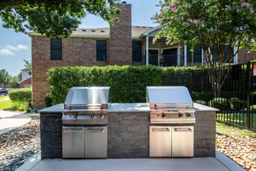 The Delano at North Richland Hills - Grill Area