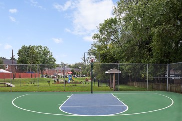 Jamestown at St. Matthews - Basketball Court