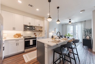 Tisdale at Lakeline Station - Kitchen