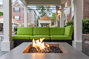 Arbors River Oaks - Fireside Lounge