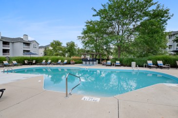 Avalon Oaks - Pool