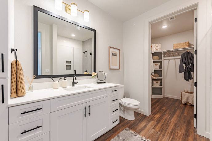 Clean Design, Classic Contrast Finish