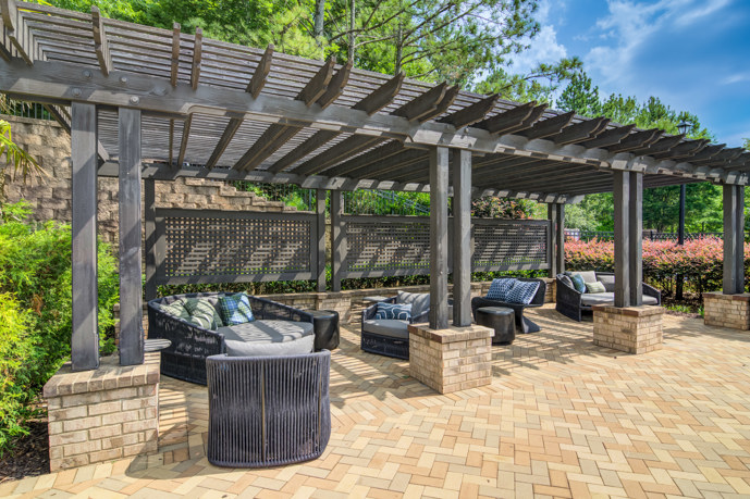 Poolside Lounge