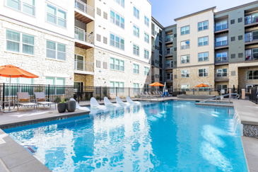 Flatiron Flats - Pool