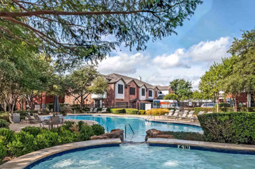 Two tiered pool