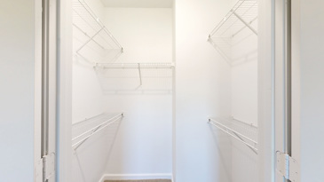 The Shores - Closet