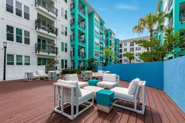 Millenia 700 - Outdoor Lounge
