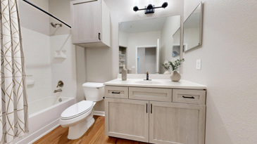 The Retreat at Hamburg Place - Bathroom