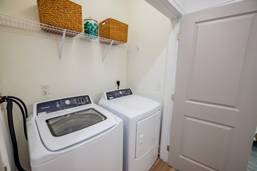 Cyan Mallard Creek - Laundry - Home