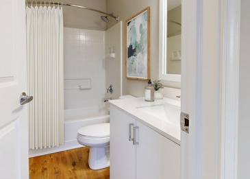 Hilliard Summit - Bathroom