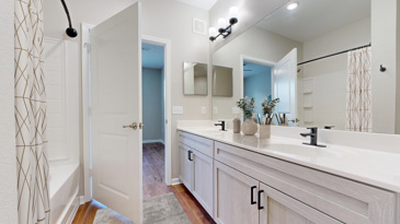 The Retreat at Hamburg Place - Bathroom
