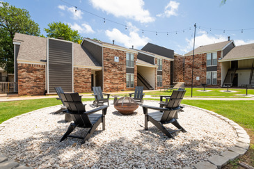 Spring Creek of Edmond - Fireside Lounge
