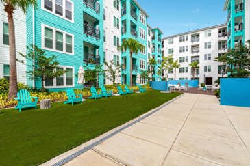 Millenia 700 - Outdoor Lounge