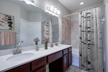 Sixteen50 at Lake Ray Hubbard - Bathroom