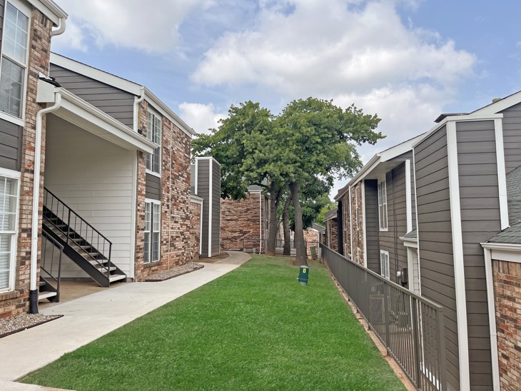 Spring Creek Apartments Apartment Rentals in Edmond, OK