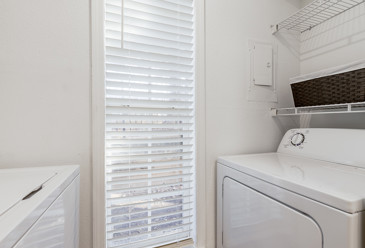 Spring Creek of Edmond - Laundry - Home