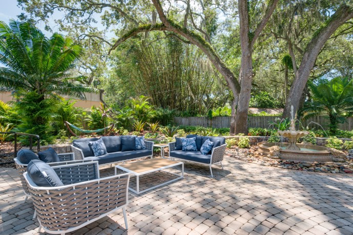 The outdoor lounge comfortable seating, cozy fire pits, and scenic views, this inviting space offers residents the perfect spot to enjoy the fresh air.