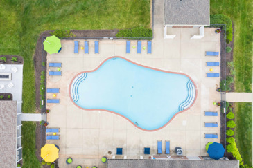 Autumn Breeze - Pool