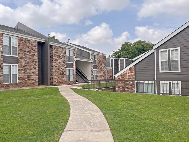 Spring Creek of Edmond Apartments in Edmond OK