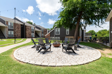 Spring Creek of Edmond - Fireside Lounge