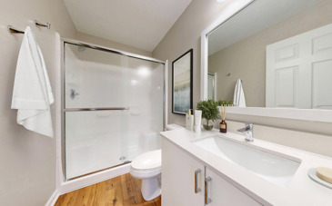 Hilliard Summit - Bathroom