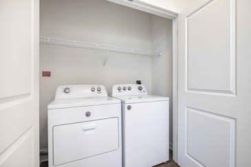 Millenia 700 - Laundry - Home