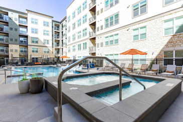 Flatiron Flats - Pool