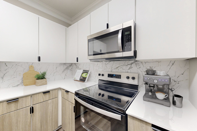 At Waterstone at Big Creek, discover an inviting, newly renovated kitchen.